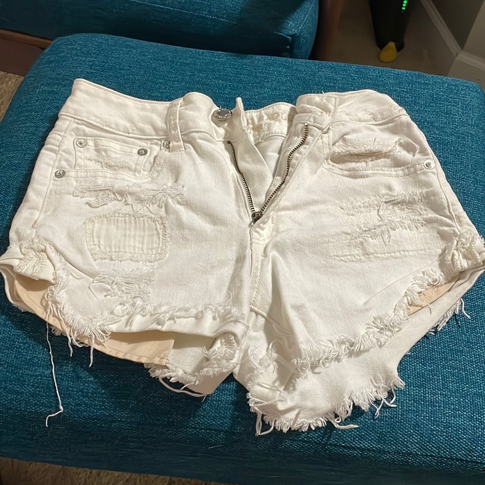 American Eagle Women’s Hi Rise Festival Short White Size 2 Distressed Zip Denim